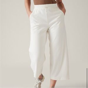 NWOT Athleta Triumph Hybrid Wide Crop Length Pants Drawstring Waist White XL